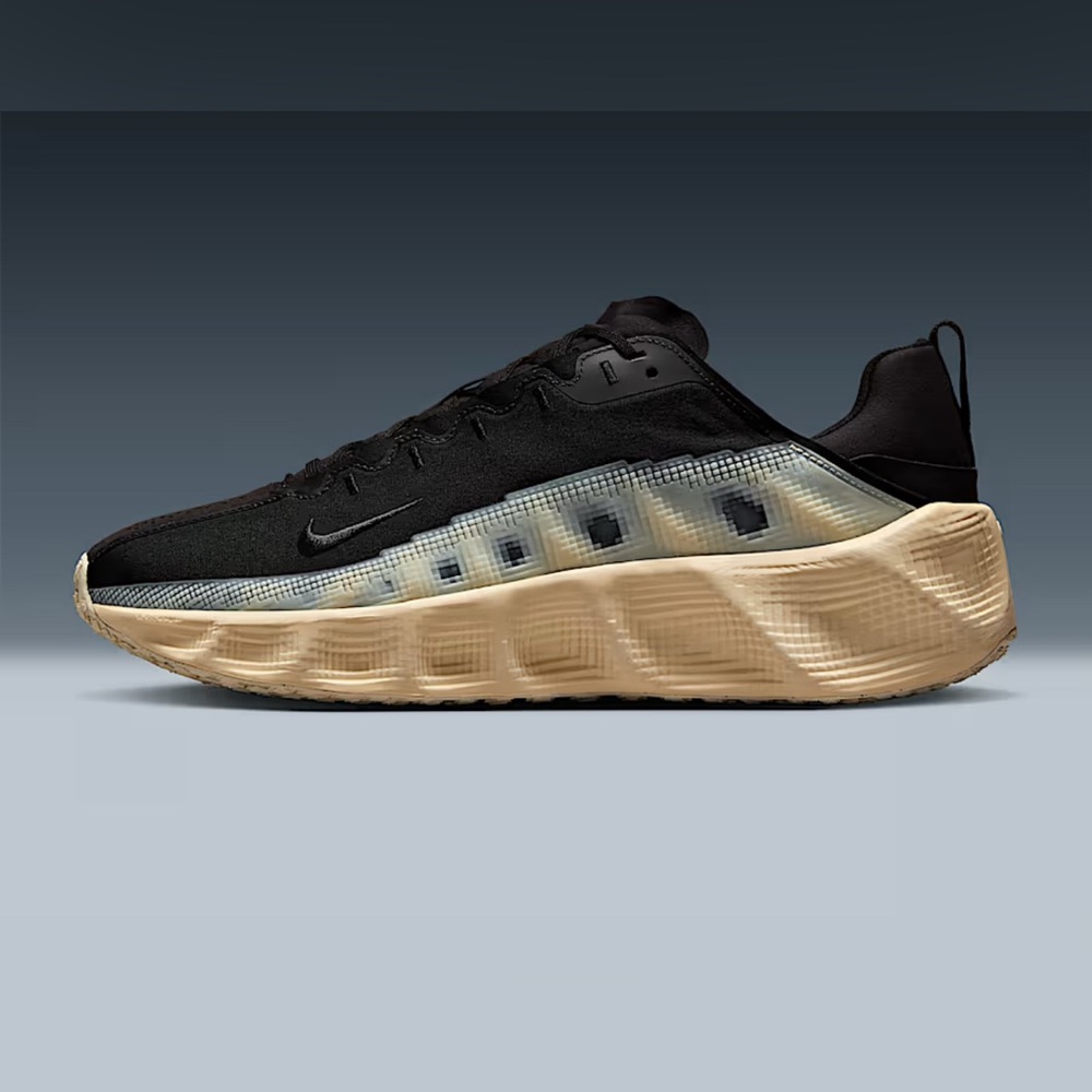 Nike Men's Black and Beige Sneakers